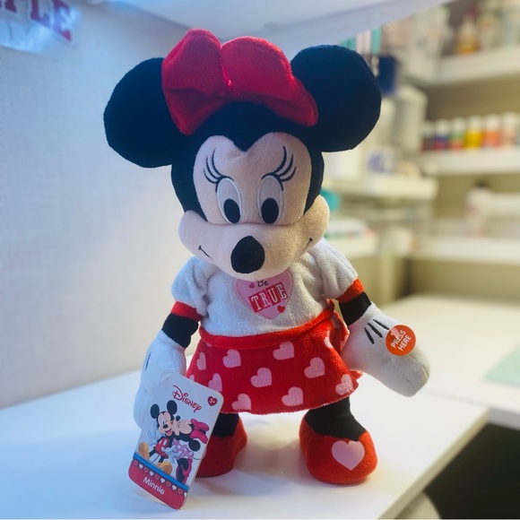 DISNEY Minnie Mouse Dancing Doll NEW - Picture 5 of 10